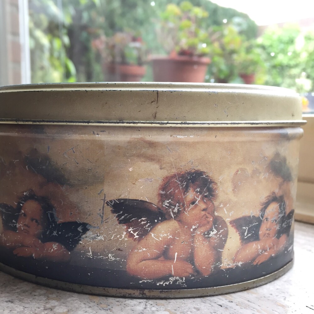 De engeltjes van Rafaël op een koekblik