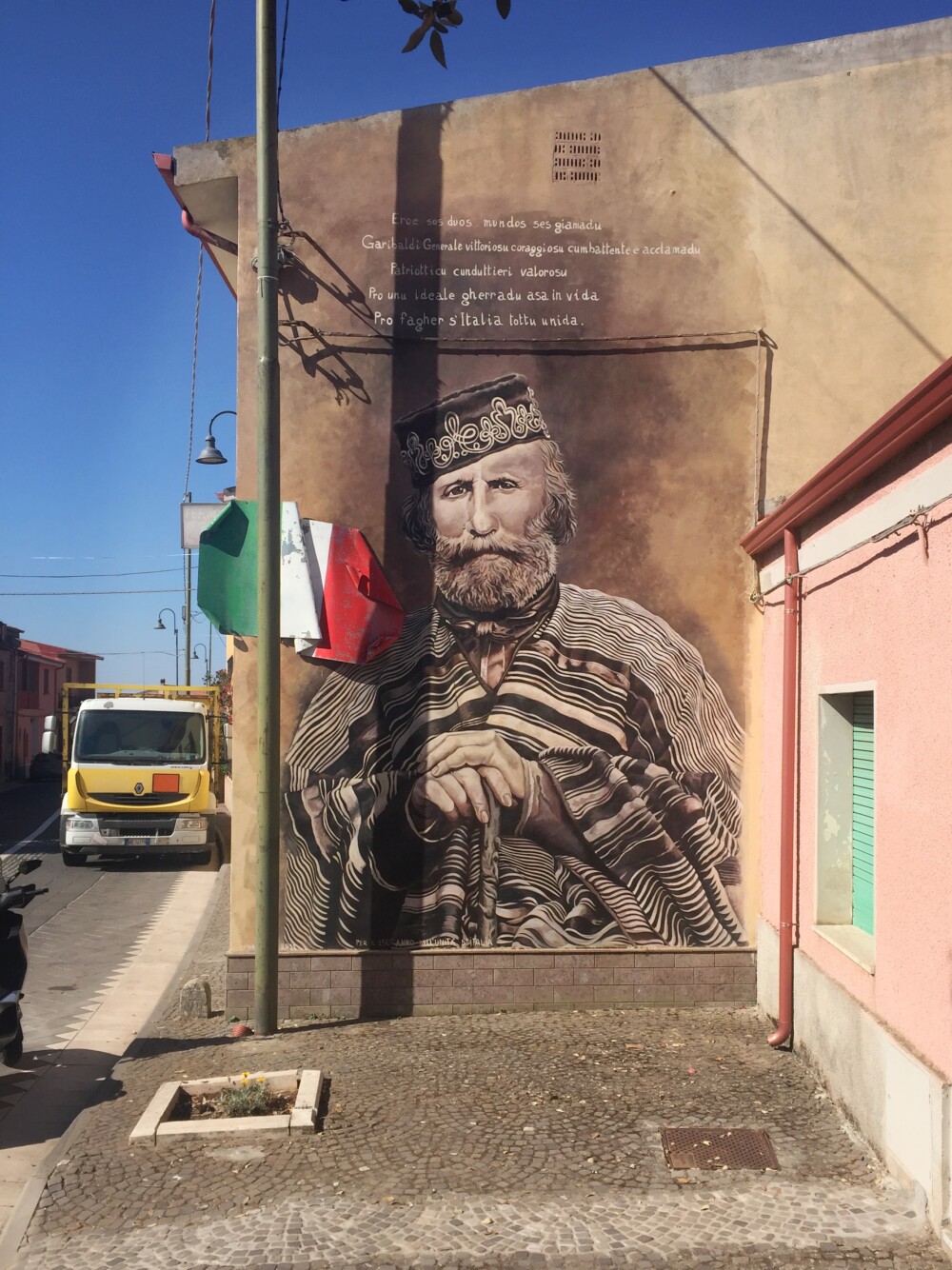 Portret van Garibaldi op een muur in Tinnura, Sardinië