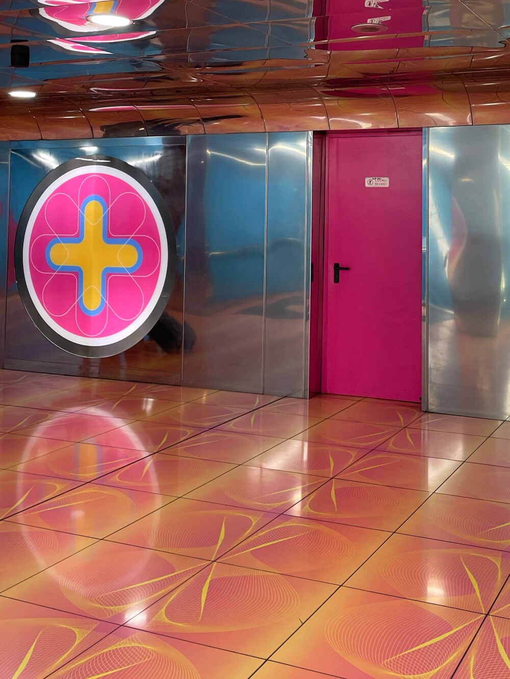 Fusion, Karim Rashid (halte Università)