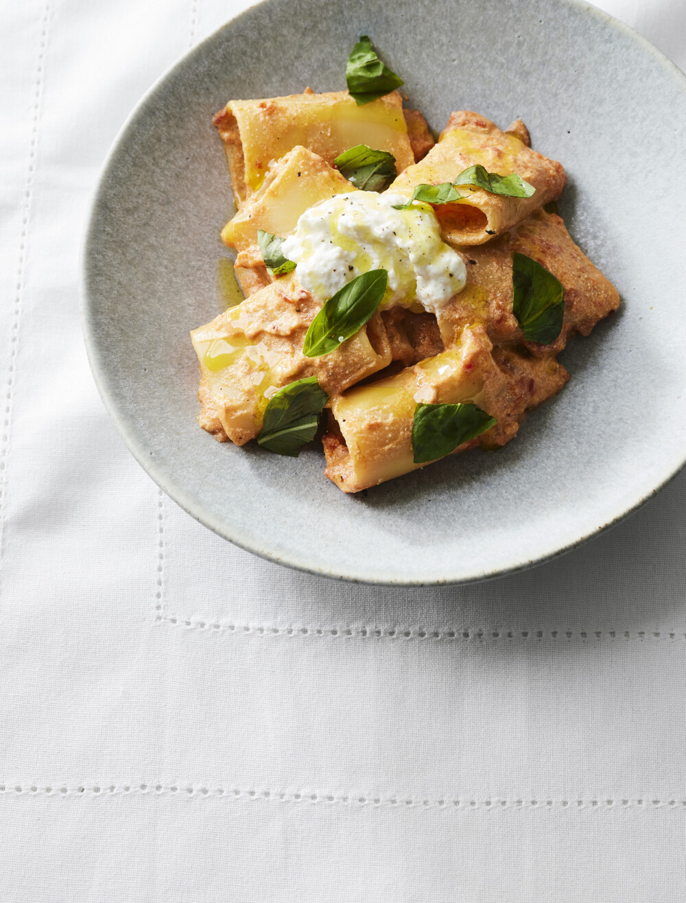 Paccheri met ricotta en tomaat uit 'Toscanini pasta'