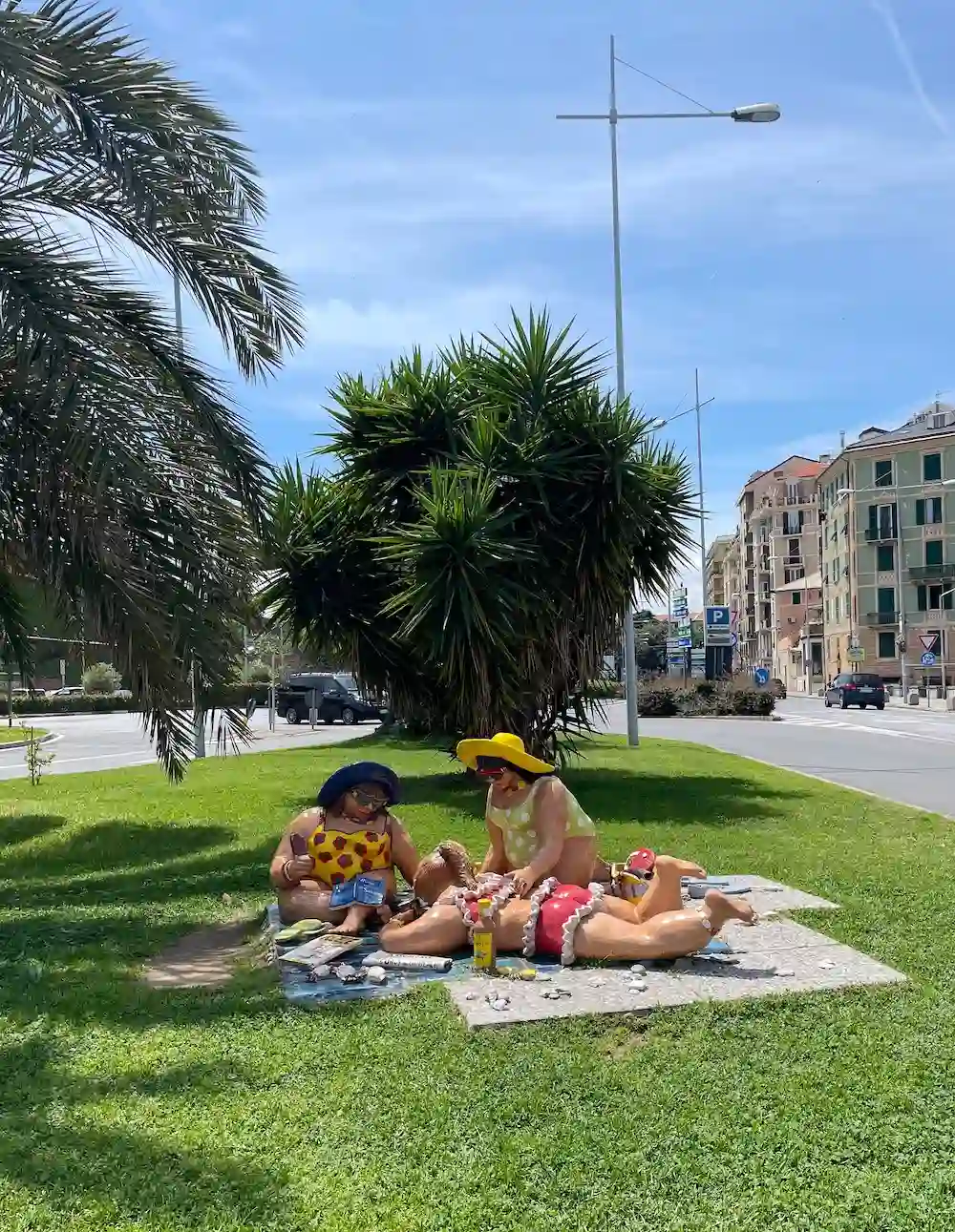 Beeld Curvy on the Beach