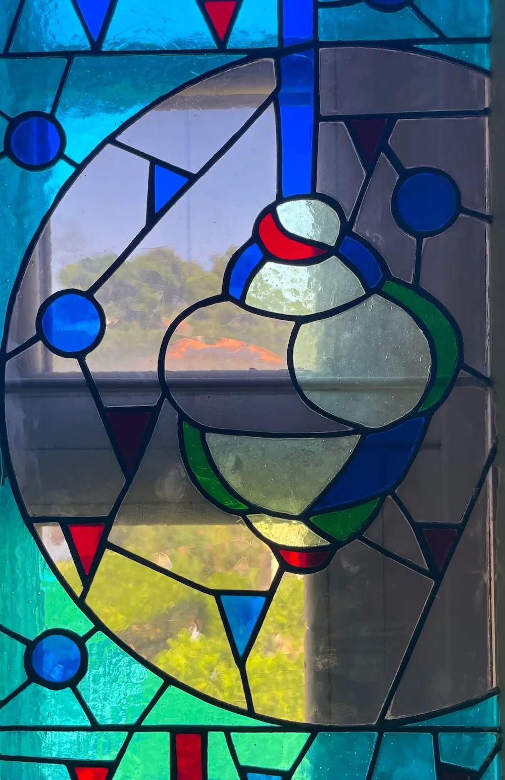Glas-in-lood met fantasierijke motieven