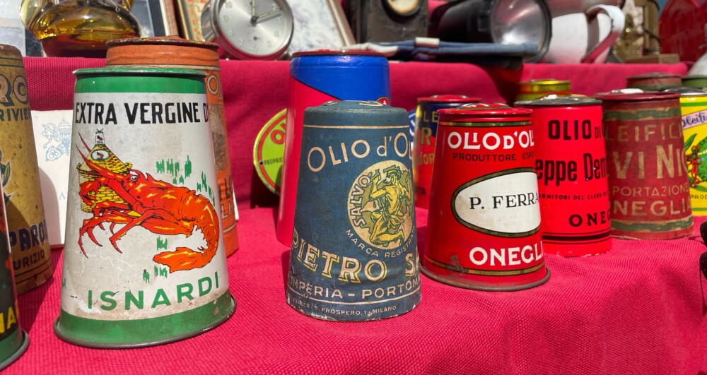 Gezien in Ligurië – de cappellotto, een vintage kapje voor de olijfoliefles