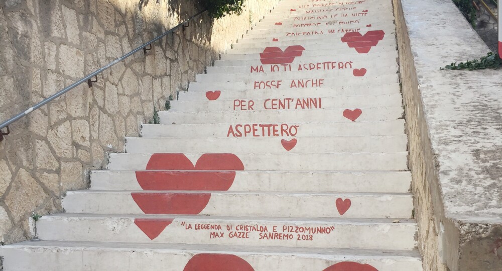 De trap van de liefde in Vieste, Puglia