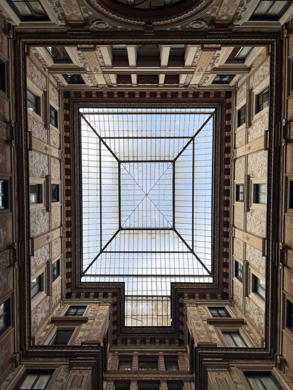 Het dak van de Galleria Sciarra in Rome